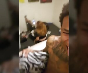 Khiêu dâm ở những bàn tay bẩn của một viên chức cho phim ses hentai vay với ảnh