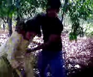 Anh ấy và cô ấy và hen tai không che sau đó ở âm hộ của cô!